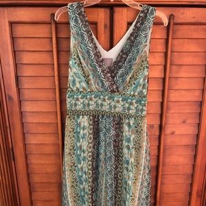 Green multicolored dress